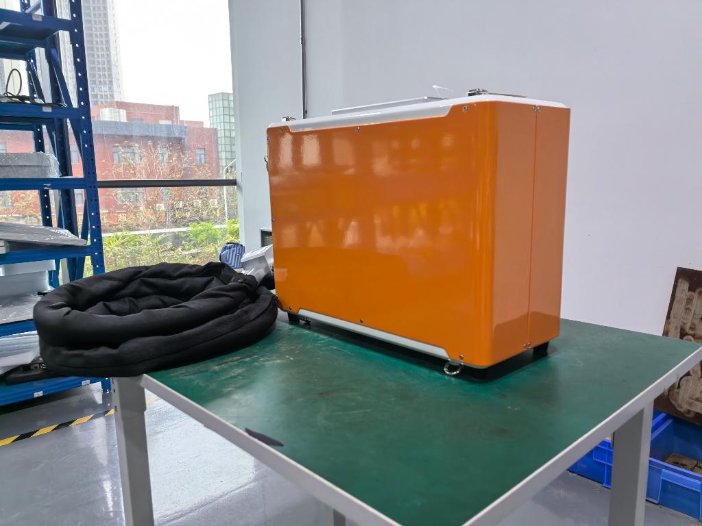 Nettoyeur - décapeur laser fibre 200W, Articles professionnels, Enlèvement