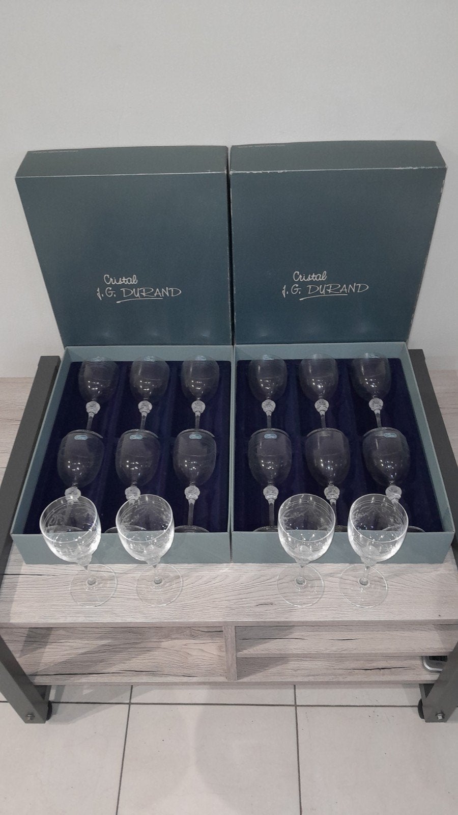 Verres à vin., Enlèvement, Comme neuf