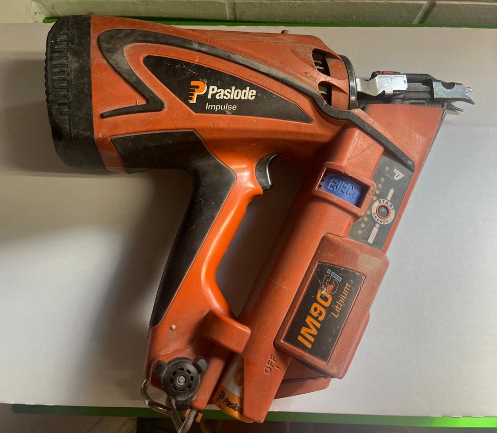 Nageltacker Paslode, Ophalen, Gebruikt