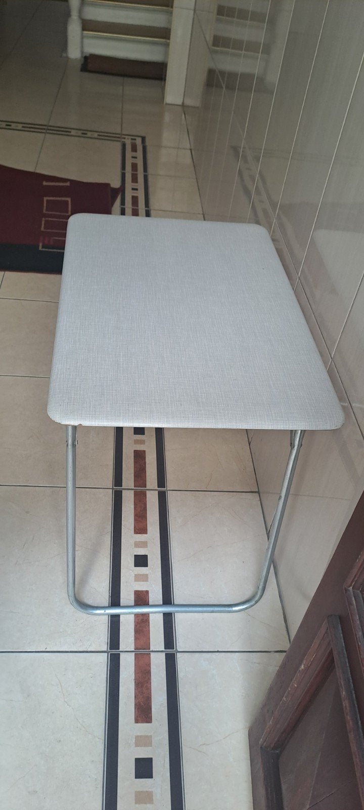 table d'appoint vintage ( formica gris rétro), Enlèvement, Rectangulaire
