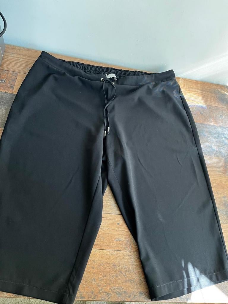 Dames broek, maat 50 .kleuf zwart half lang, Vêtements | Femmes, Packs de vêtements pour femmes, Enlèvement ou Envoi