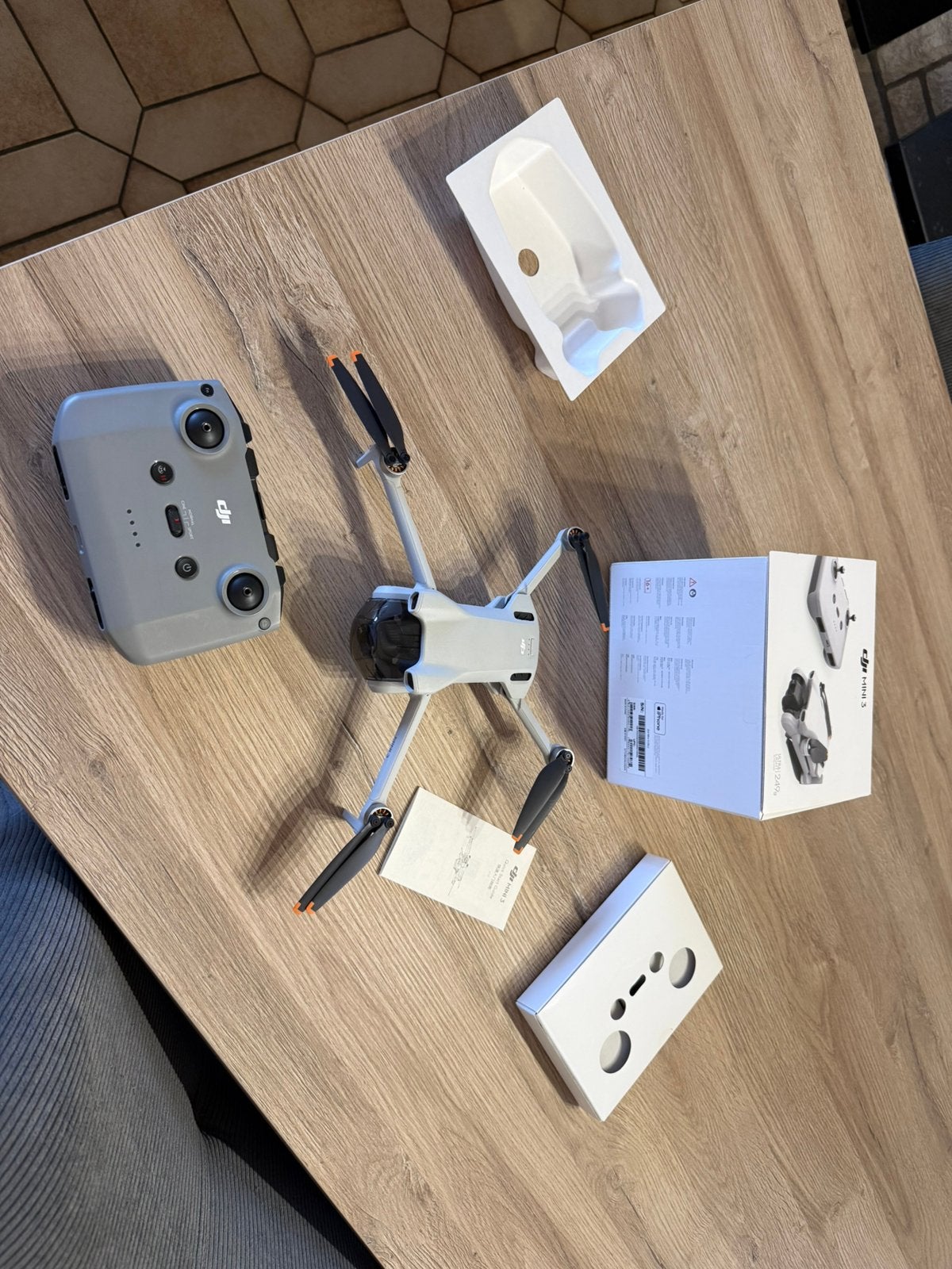 DJI Mini 3 + Radio RC-N1 – État neuf, TV, Hi-fi & Vidéo, Drones, Enlèvement, Comme neuf, DJI