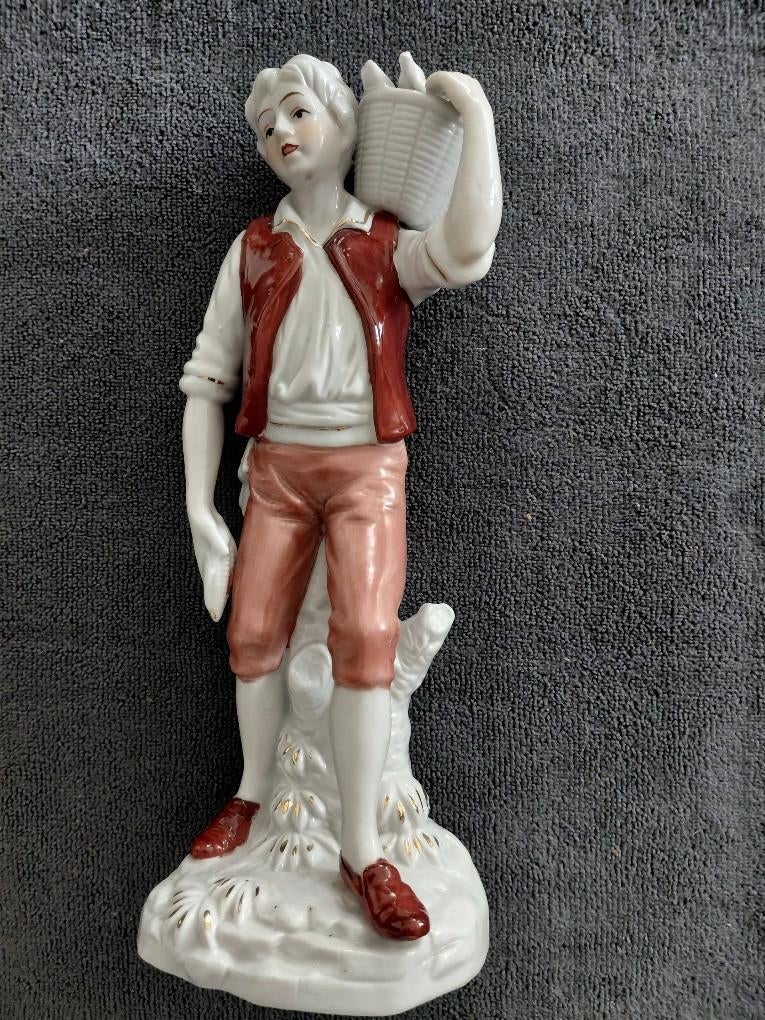 Porselein beeldje "Boer met oogst", Antiek en Kunst, Ophalen