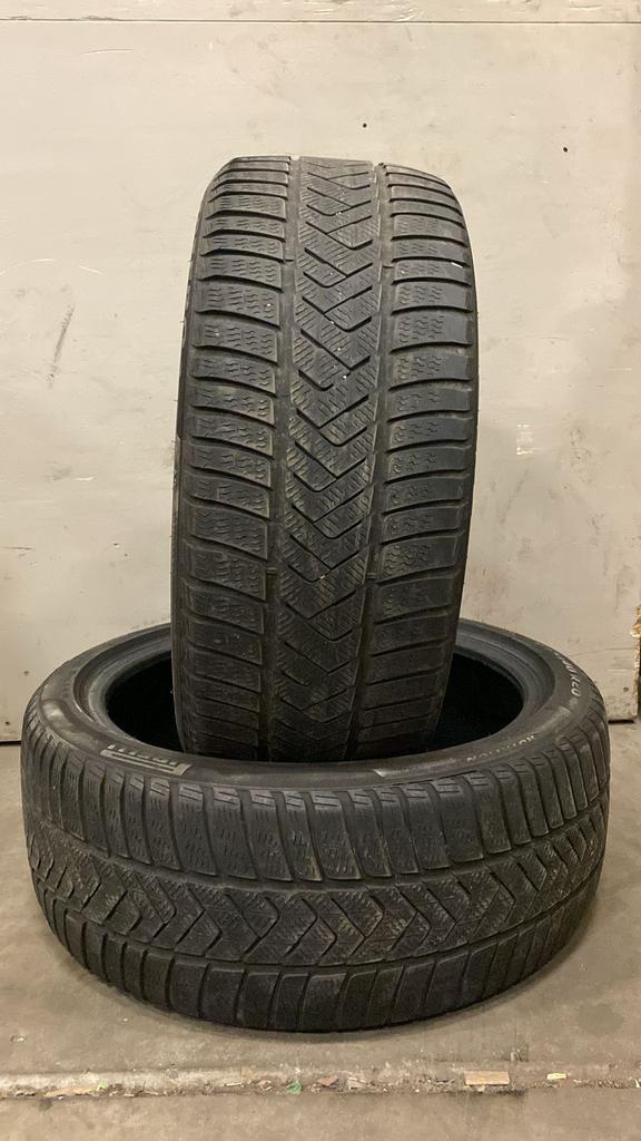 255-40-20 102W Pirelli SottoZero 3 AO - Set 30.24, Auto-onderdelen, Banden en Velgen, Band(en), Winterbanden, Gebruikt, Ophalen of Verzenden