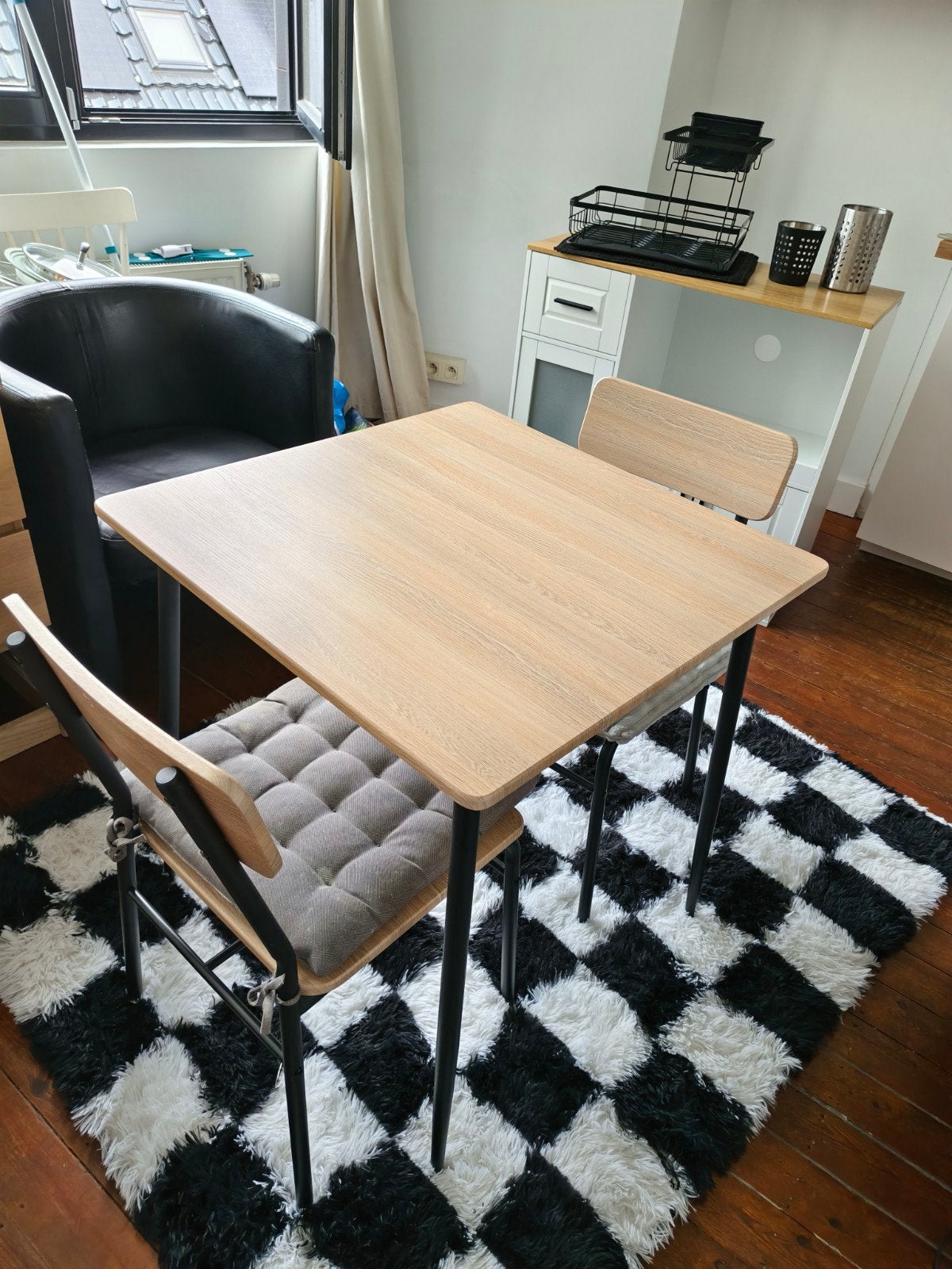 table en bois et 2 chaises, Maison & Meubles, Salles à manger complètes, Enlèvement, Neuf, Moins de 4 chaises
