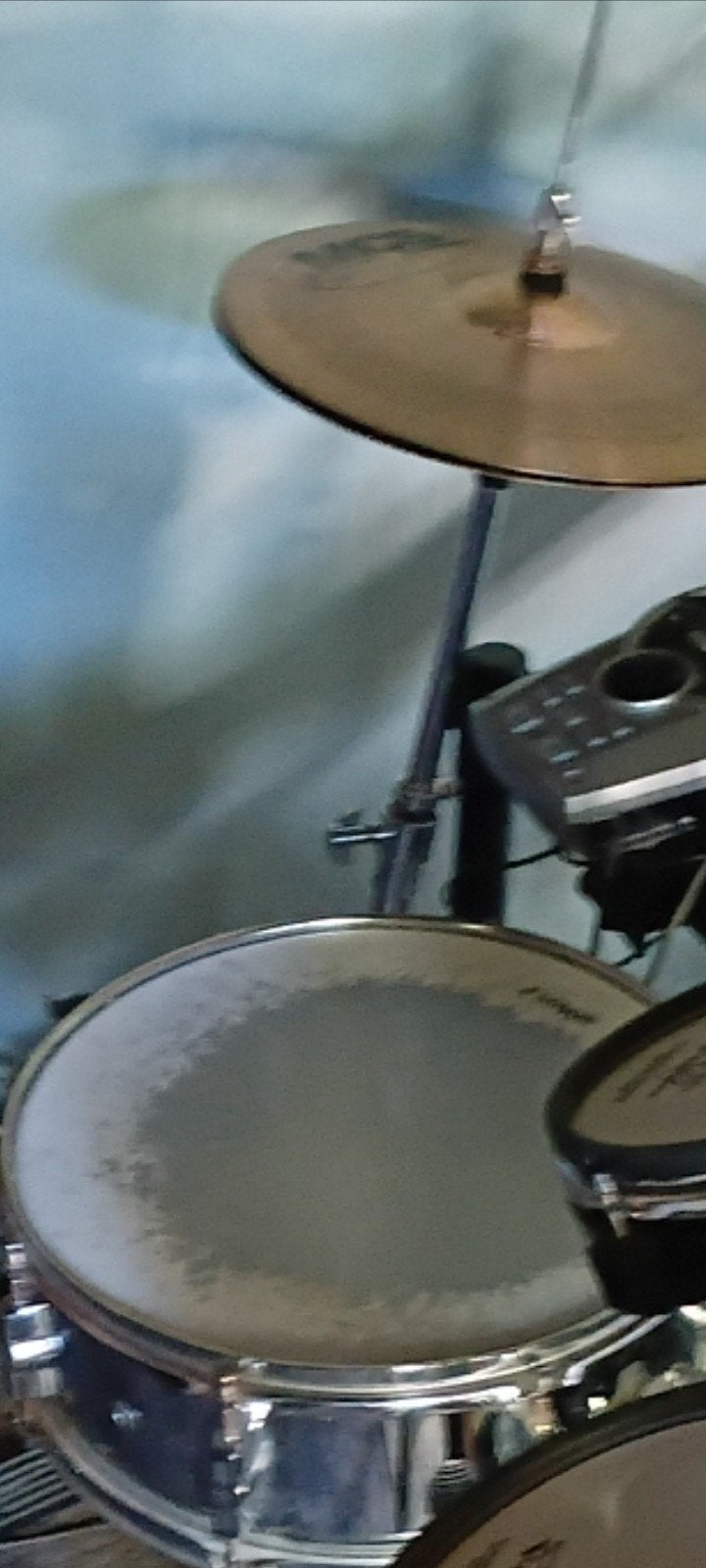 Hihaat  met stand komplett  en snare met stand ., Muziek en Instrumenten, Drumstellen en Slagwerk, Ophalen