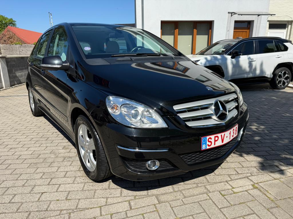 B160. Benzene Euro5 1 eigenaar NEW, Auto's, Mercedes-Benz, Voorwielaandrijving, Stof, 1498 cc, Beige