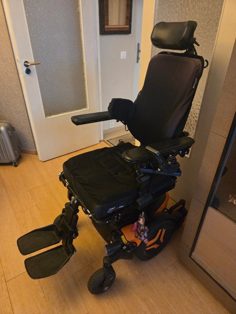 Permobil M3 + coussin anti escarre ( roho hybride elite), Enlèvement, Utilisé, Fauteuil roulant électrique