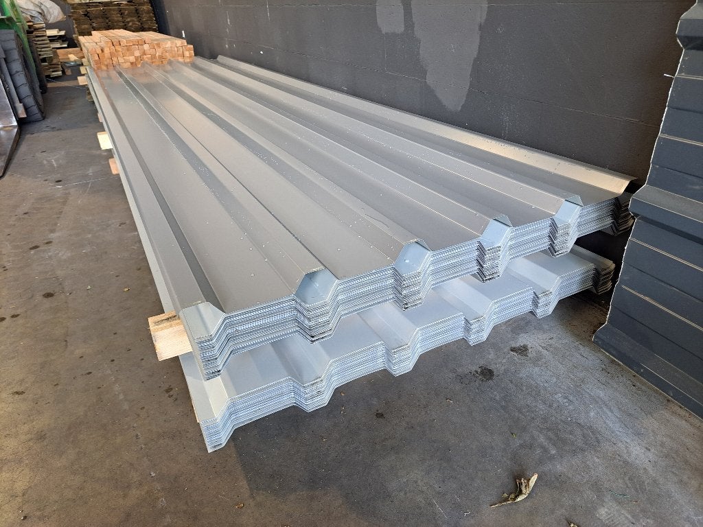 SPOTPRIJS! Dakplaten/wandplaten: 4 meter (plaatdikte 0,55), Nieuw, Minder dan 5 m², Metaal, Grijs