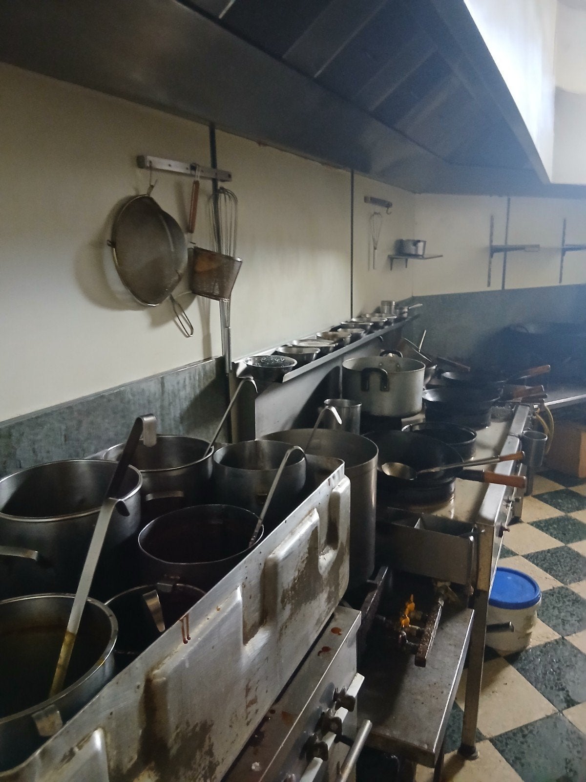 Keuken materiaal, Ophalen