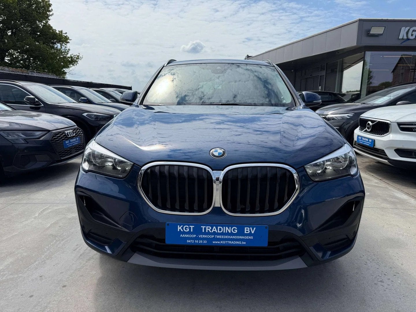 BMW X1 1.5i NAVIGATIE LEDER CAMERA HEAD-UP ZETELVERWARMING, Gebruikt, Leder, Bedrijf, 3 cilinders