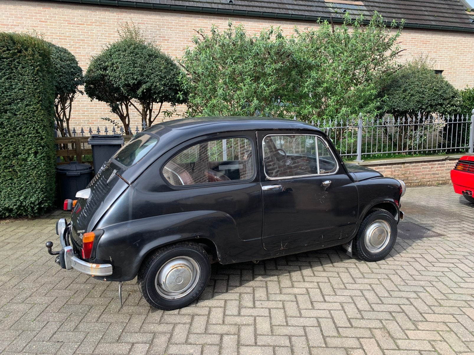 2x Fiat 600 / Zastava 850/750 oldtimer project, Bedrijf, Te koop, Benzine