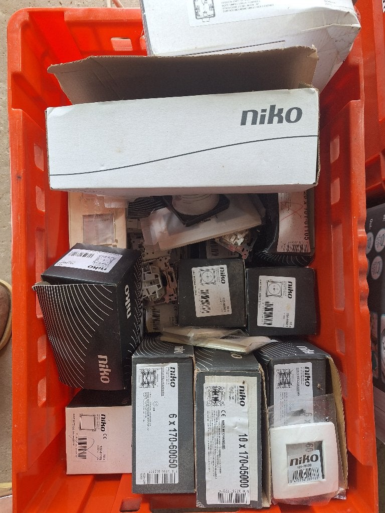 Niko schakelmateriaal, Doe-het-zelf en Bouw, Ophalen, Nieuw