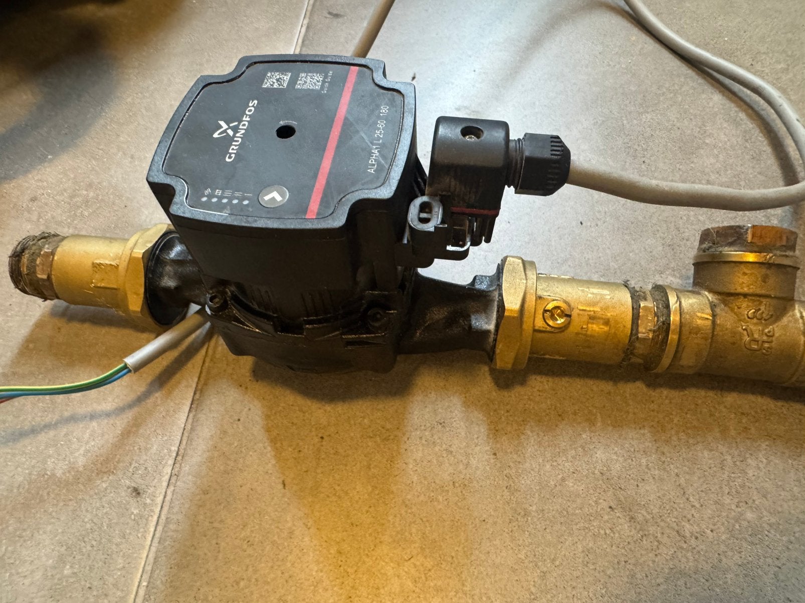 Grundfos alpha 1 (cv circulatiepomp, Ophalen of Verzenden, Zo goed als nieuw