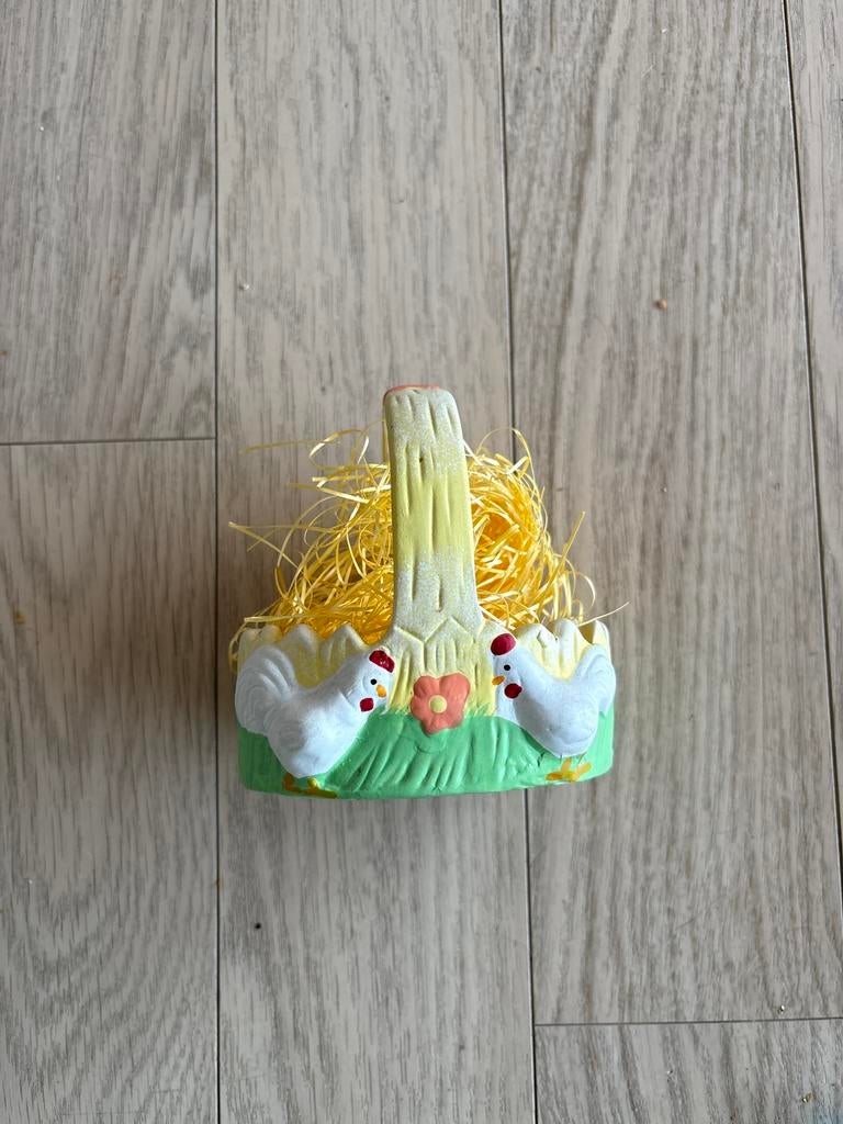 Decoratief Paasmandje met kippen, Huis en Inrichting, Ophalen of Verzenden, Zo goed als nieuw
