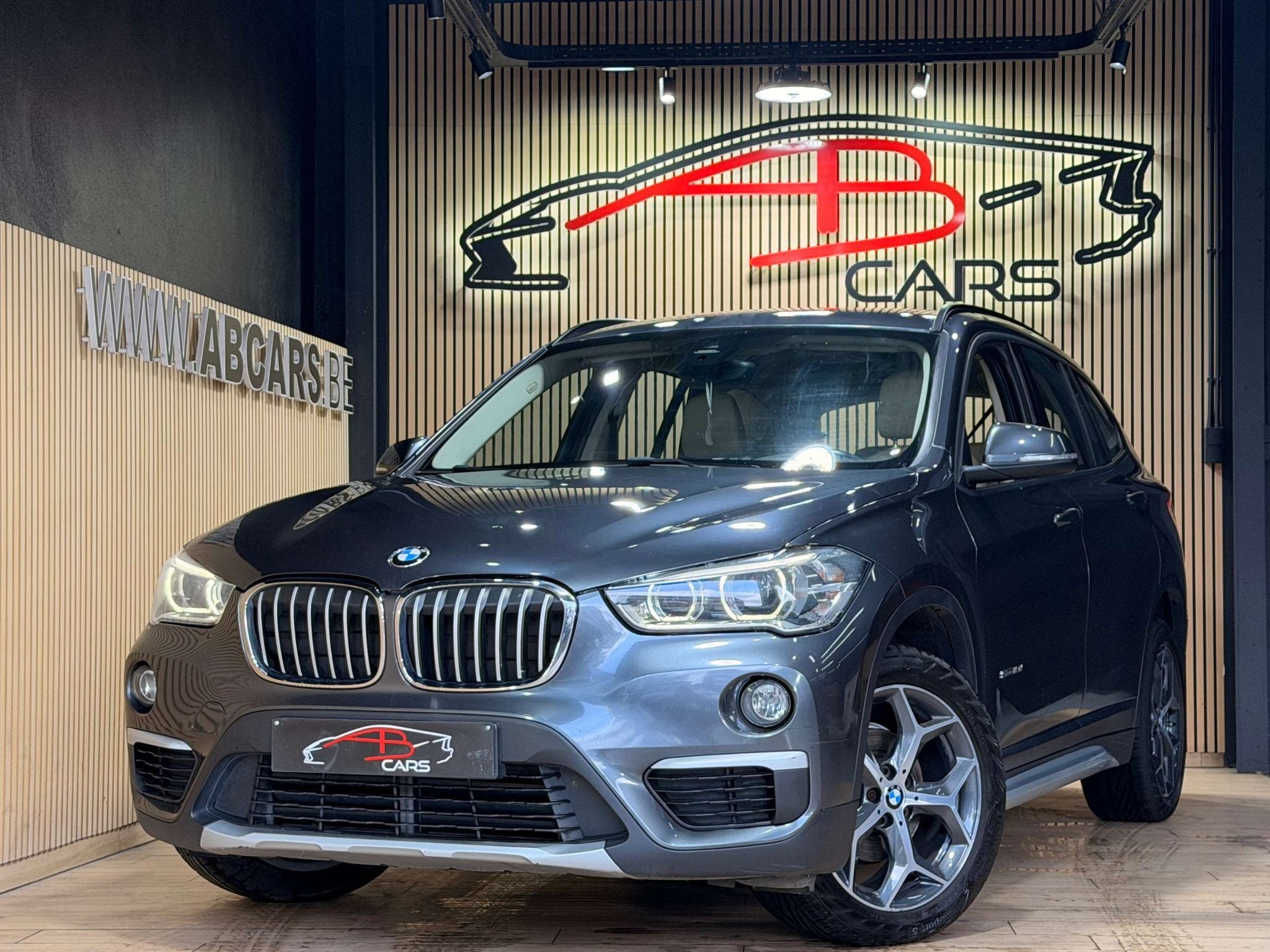 BMW X1 1.5 d sDrive16 * GARANTIE 12 MOIS * SPORT *, Autos : Divers, Argent ou Gris, Diesel, BMW, SUV ou Tout-terrain