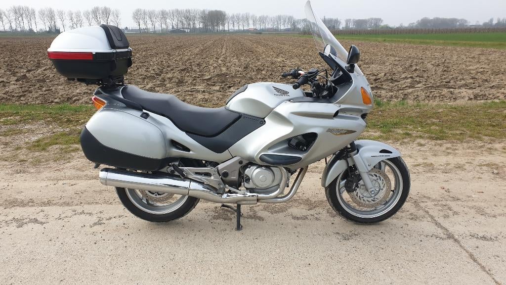 Honda Deauville NT650V 34900 km, Cardan-aandrijving, 2 cilinders, Particulier, Meer dan 35 kW