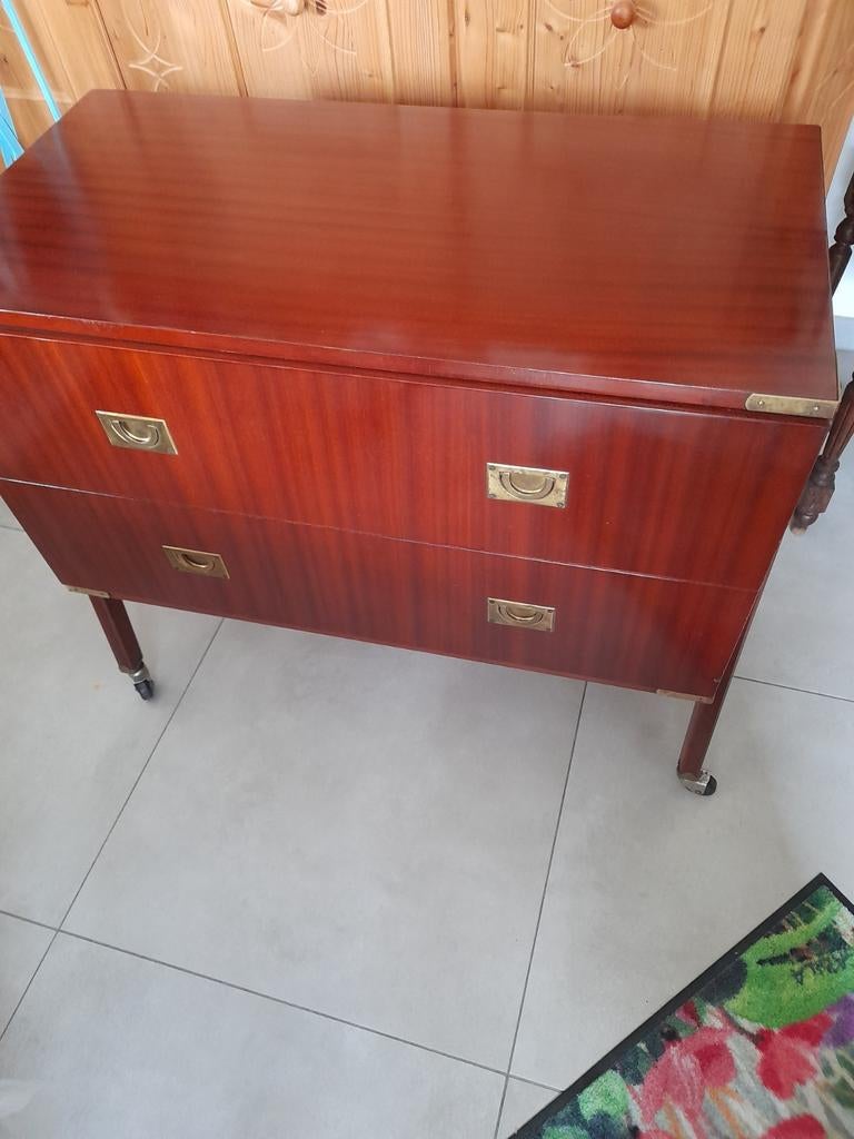 Meuble déco acajou sur roulettes, Maison & Meubles, Enlèvement
