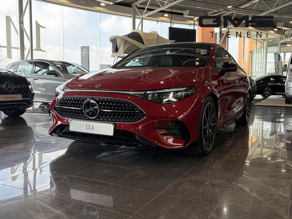 Mercedes-Benz CLA 180 140 Years Edition, Auto's, Stof, Zwart, 4 cilinders, 136 pk