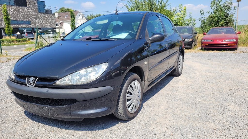 peugeot 206 1.4i 5 deurs euro 4 2006, Auto's, Peugeot, Voorwielaandrijving, Stof, 4 cilinders, Zwart