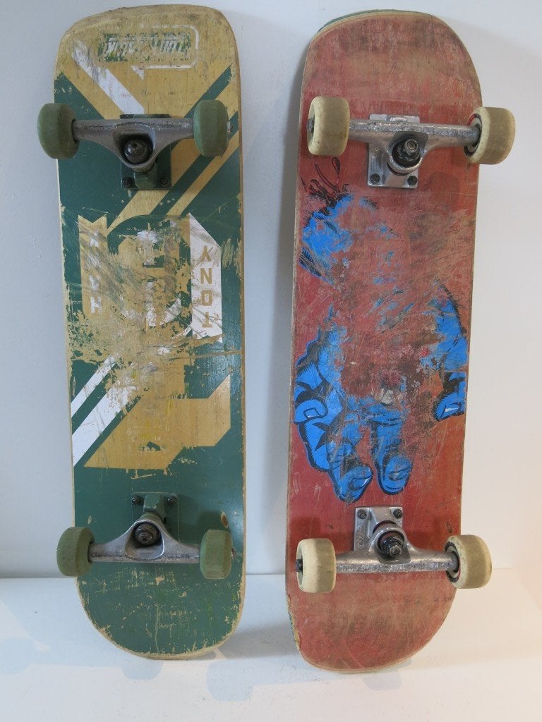 Skateboards: Santa Cruz (Screaming Hand) + Tony Hawk, Sport en Fitness, Ophalen of Verzenden, Skateboard