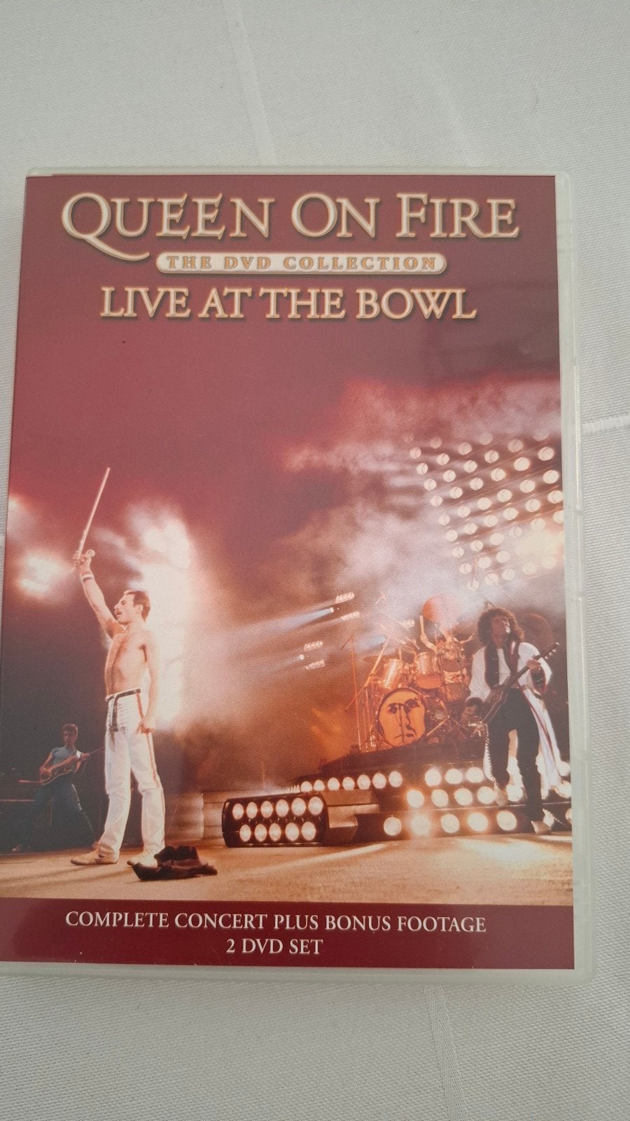 Queen – Live at Wembley / Live at the Bowl – DVD concert, Enlèvement, Concert