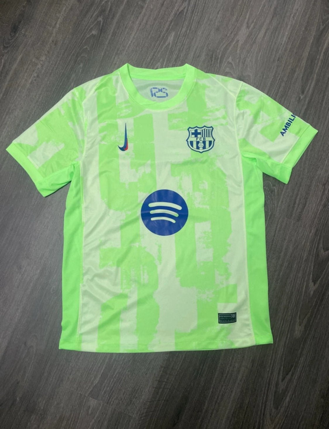 T-shirt FC Barcelona, Sport en Fitness, Maat S, Verzenden, Zo goed als nieuw, Shirt