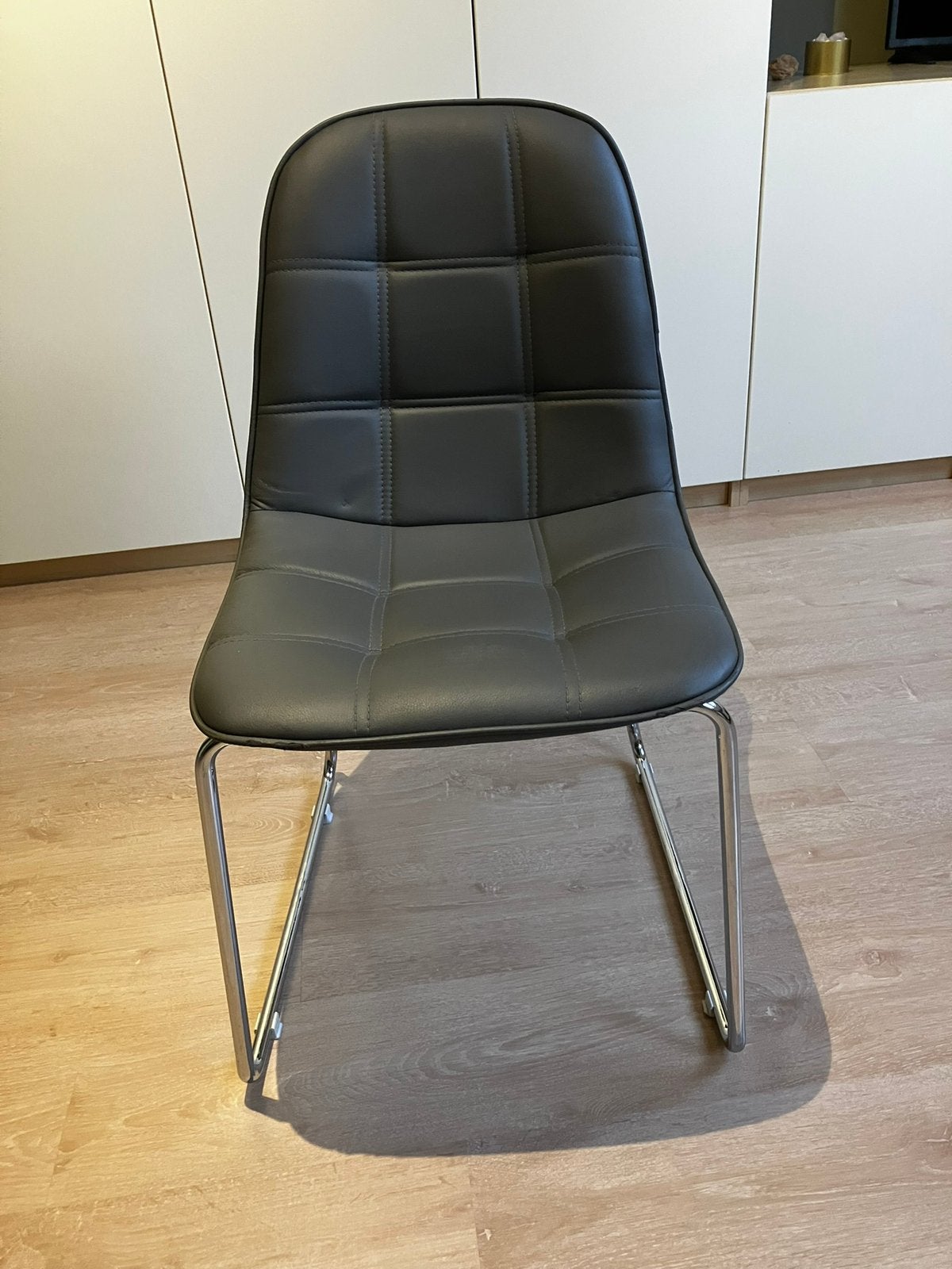 Grijze stoel, Ophalen, Gebruikt, Grijs, Eén