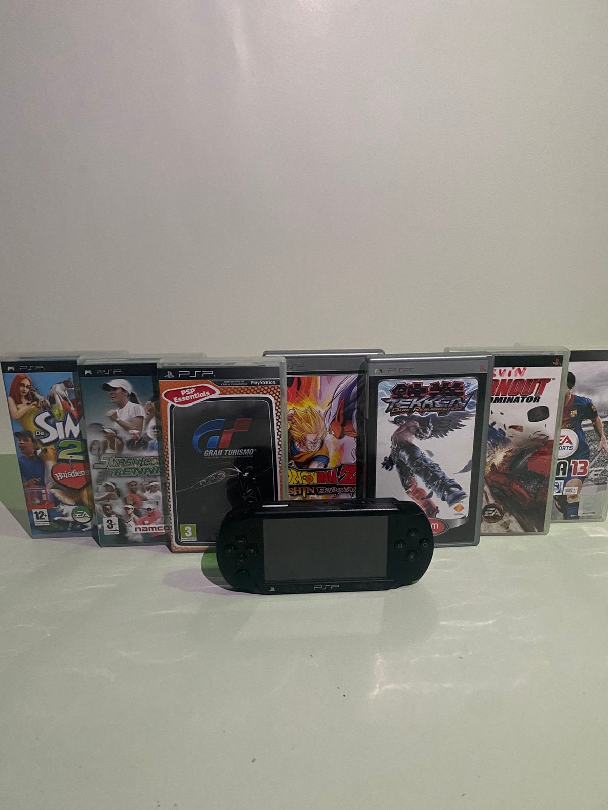 Sony PSP Street + 7 jeux + chargeur d'origine, Consoles de jeu & Jeux vidéo, Enlèvement ou Envoi, Comme neuf, PSP, Avec jeux