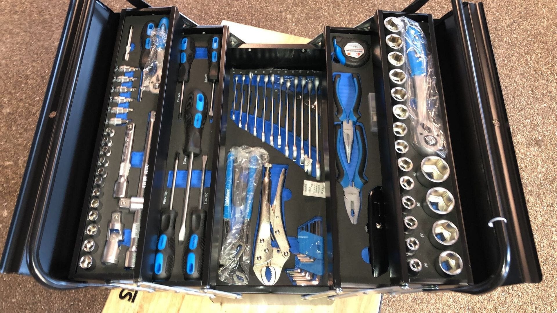 Multifuntionele gereedschapskoffer 95-Delig, Doe-het-zelf en Bouw, Gereedschap | Handgereedschap, Ophalen, -, -, Nieuw