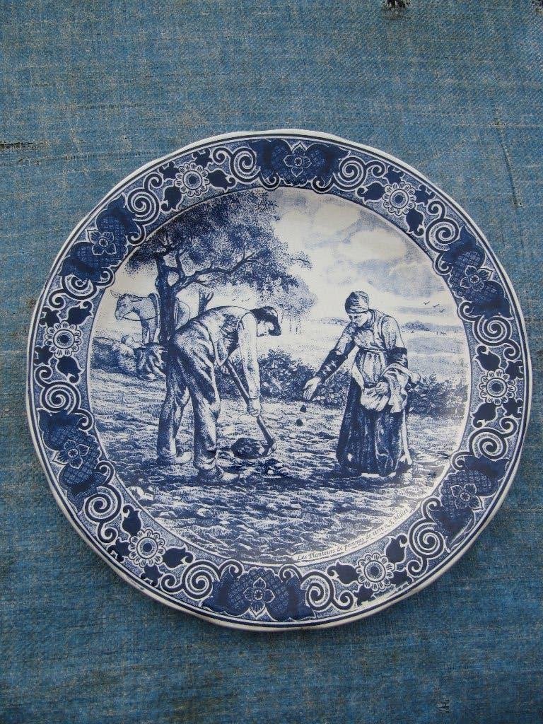 bord Delfts blauw, 32.5 cm Aardappelplanters Millet,Chemkefa, Antiek en Kunst, Ophalen of Verzenden