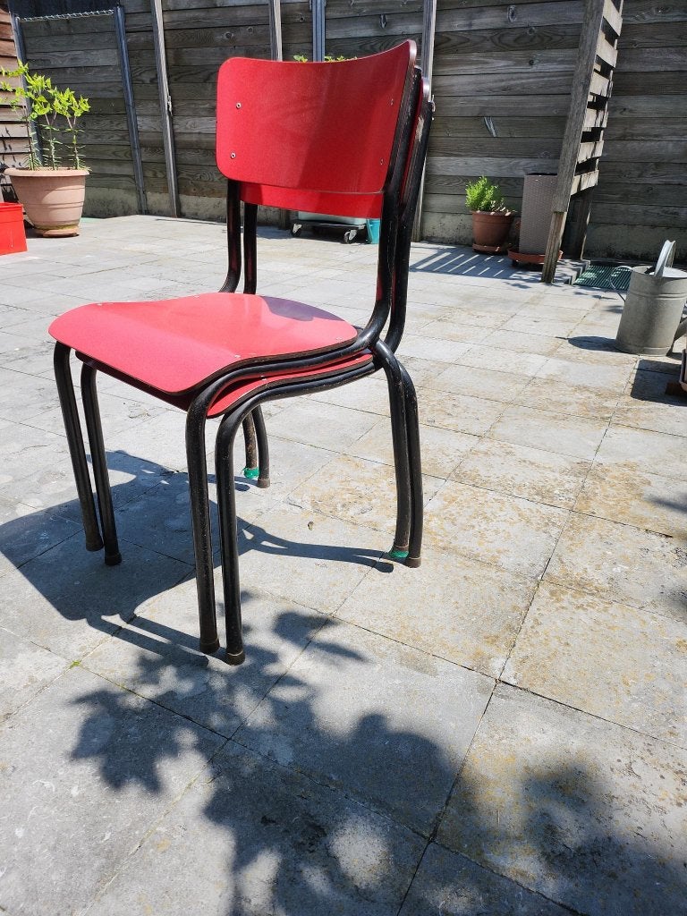 vintage kantine stoelen, Huis en Inrichting, Stoelen, Ophalen, Gebruikt, Vintage / industrieel, Rood