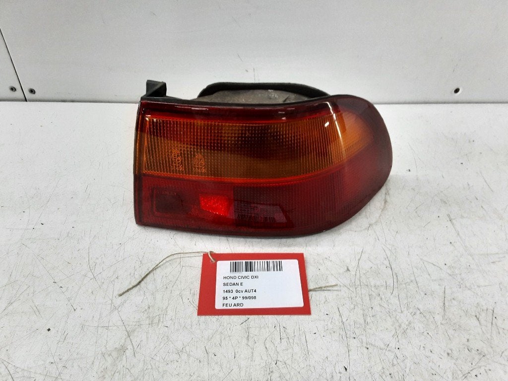 ACHTERLICHT RECHTS Honda Civic (EG / EH) (01-1991/11-1995), Honda, Gebruikt, Mevr. I. Hauben, Rue de l'Espoir 34 34
4030  GRIVEGNÉE, BE