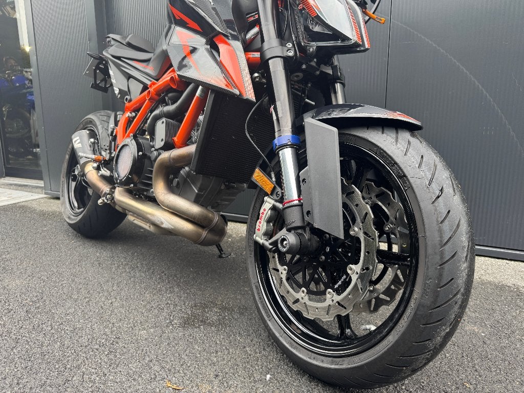 KTM - 1290 SUPER DUKE R EVO, Motoren, 2 cilinders, Occasion, Bedrijf, Meer dan 35 kW