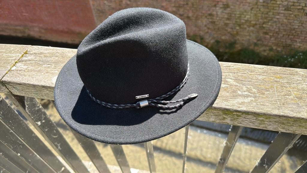 Hoed Capo, Kleding | Dames, Hoeden en Petten, Ophalen of Verzenden, Zo goed als nieuw, Hoed
