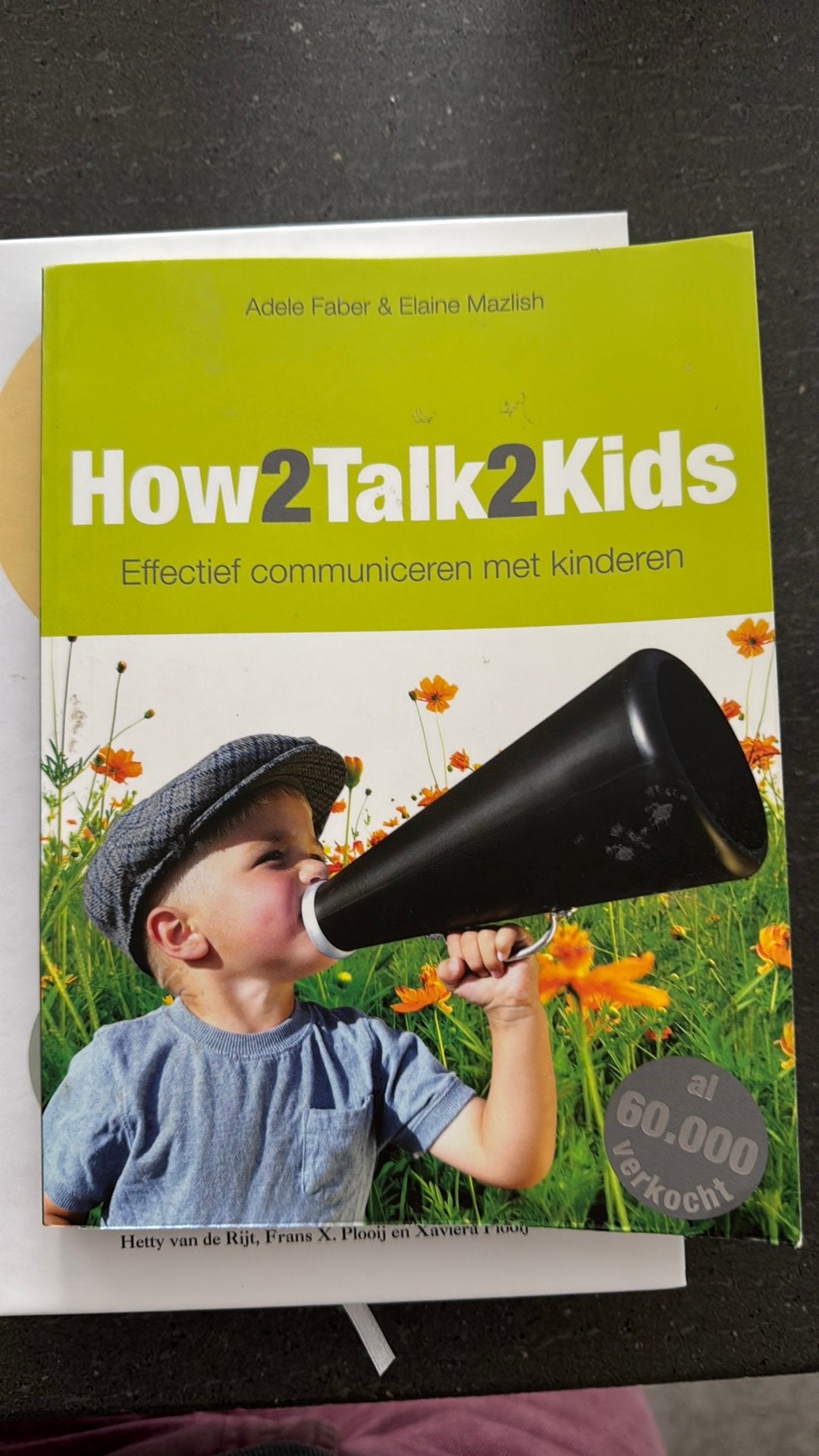 How 2 talk 2 kids, Livres, Grossesse & Éducation, Enlèvement ou Envoi, Comme neuf