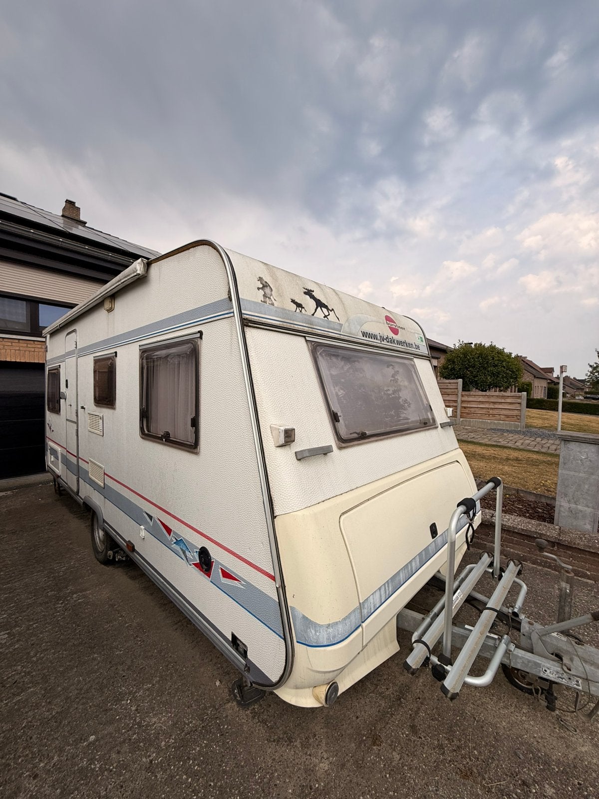 Burstner caravan 4 slaapplaatsen zonnepaneel mover enz, Particulier, Koelkast, Bürstner