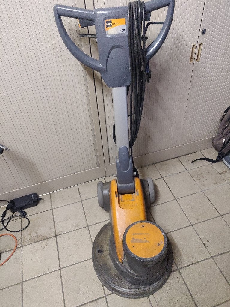 TASKI ERGODISC 400, Ophalen, Gebruikt, Schrobmachine