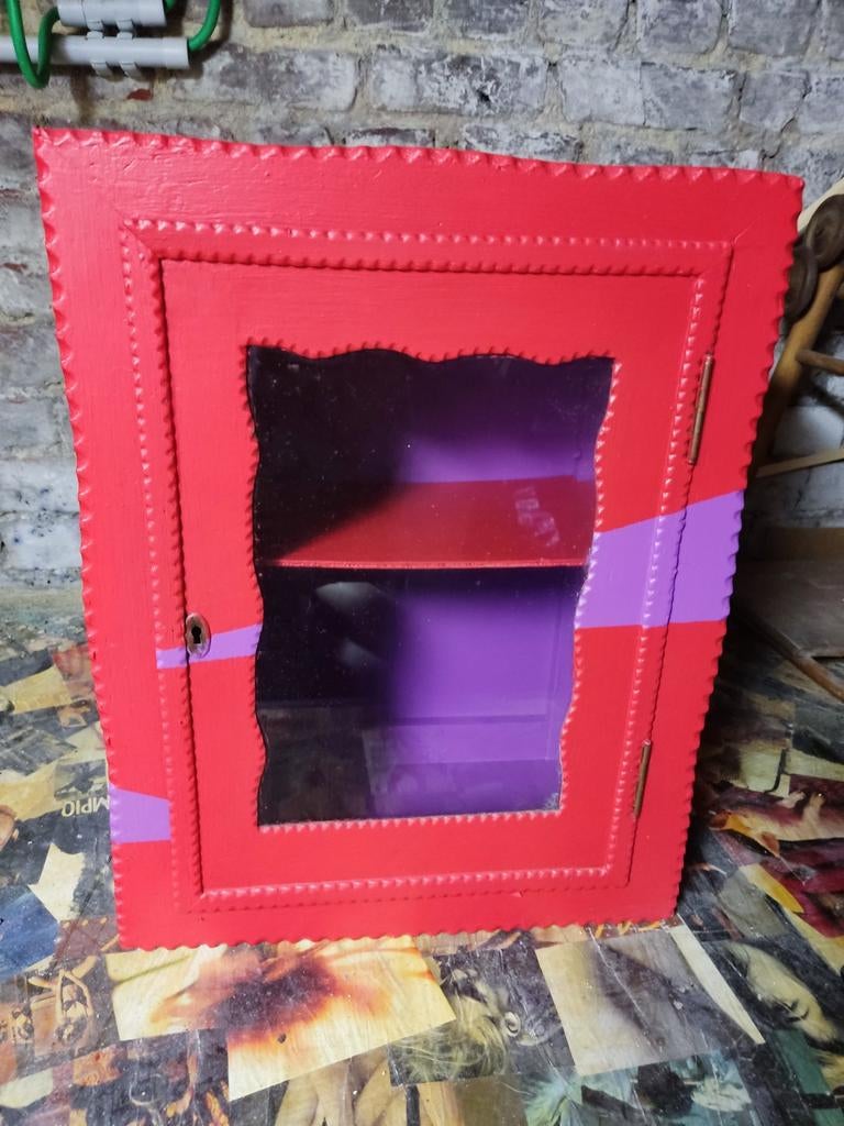 Vitrine customisé, Enlèvement
