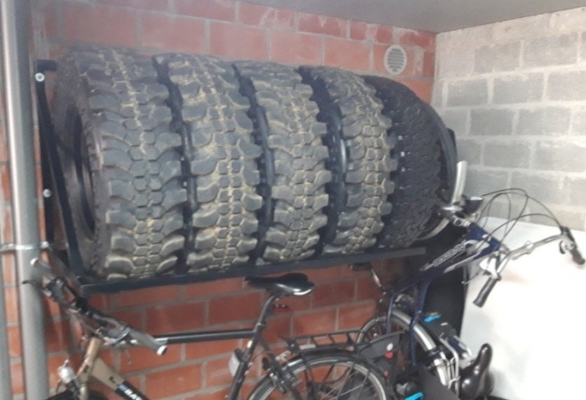 Rek voor autobanden, Ophalen