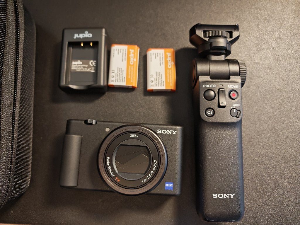 Sony ZV-1 Vlog Kit, Accu, Ophalen of Verzenden, Zo goed als nieuw, Sony