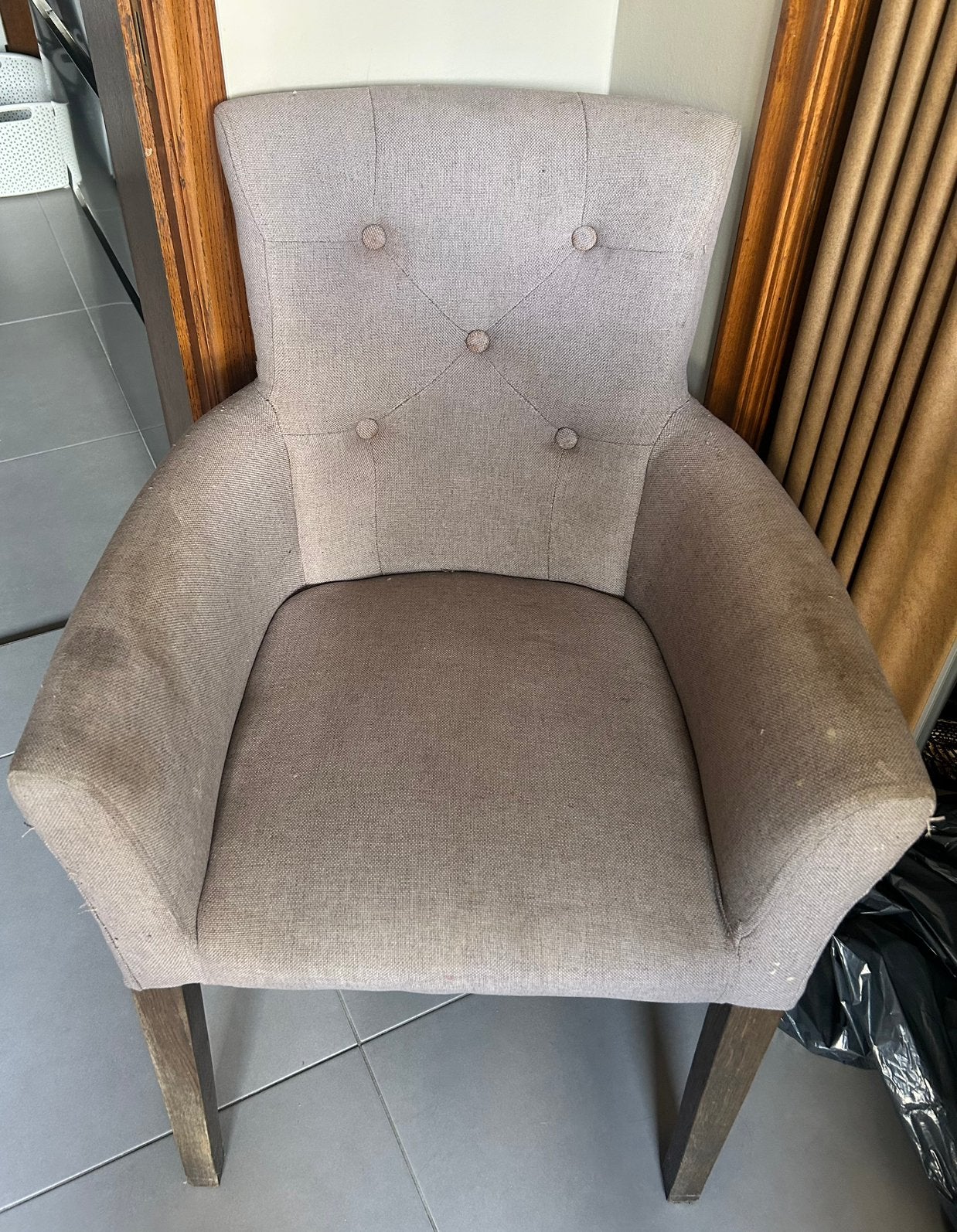 A donner 5 chaises, Enlèvement, Utilisé