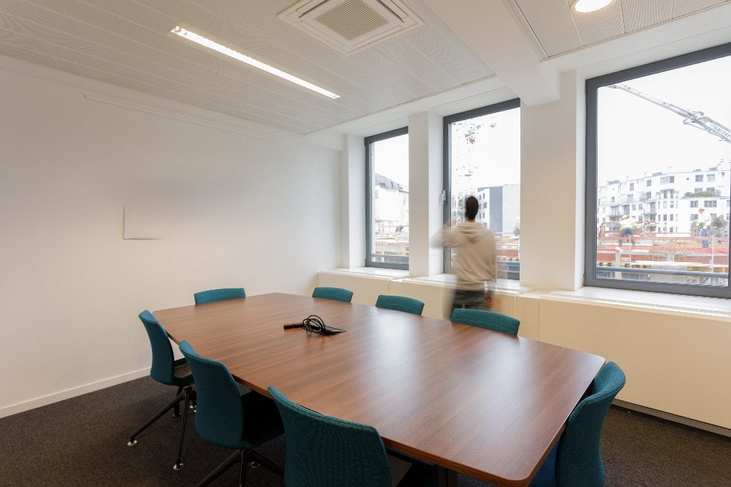 Belle table de conférence élégante, Salle de réunion ou de Présentation, Enlèvement, Utilisé, Table