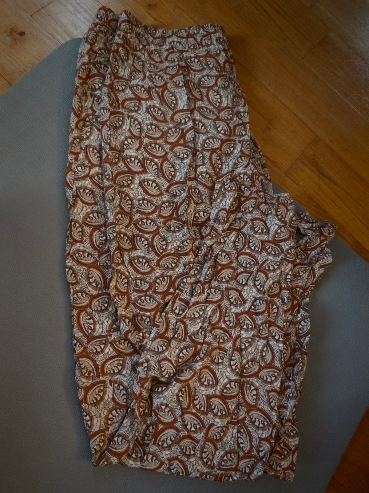 pantalon été léger motif 1euros taille 38-40, Trois-quarts, Taille 38/40 (M), Peter hahn, Enlèvement