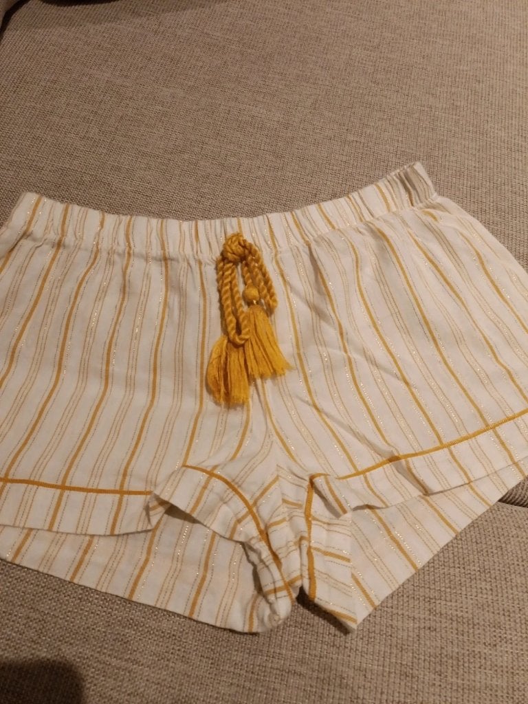 Short de pyjama rayé beige et jaune Primark – XS, Vêtements | Femmes, Pyjamas, Enlèvement ou Envoi, Comme neuf, Taille 34 (XS) ou plus petite