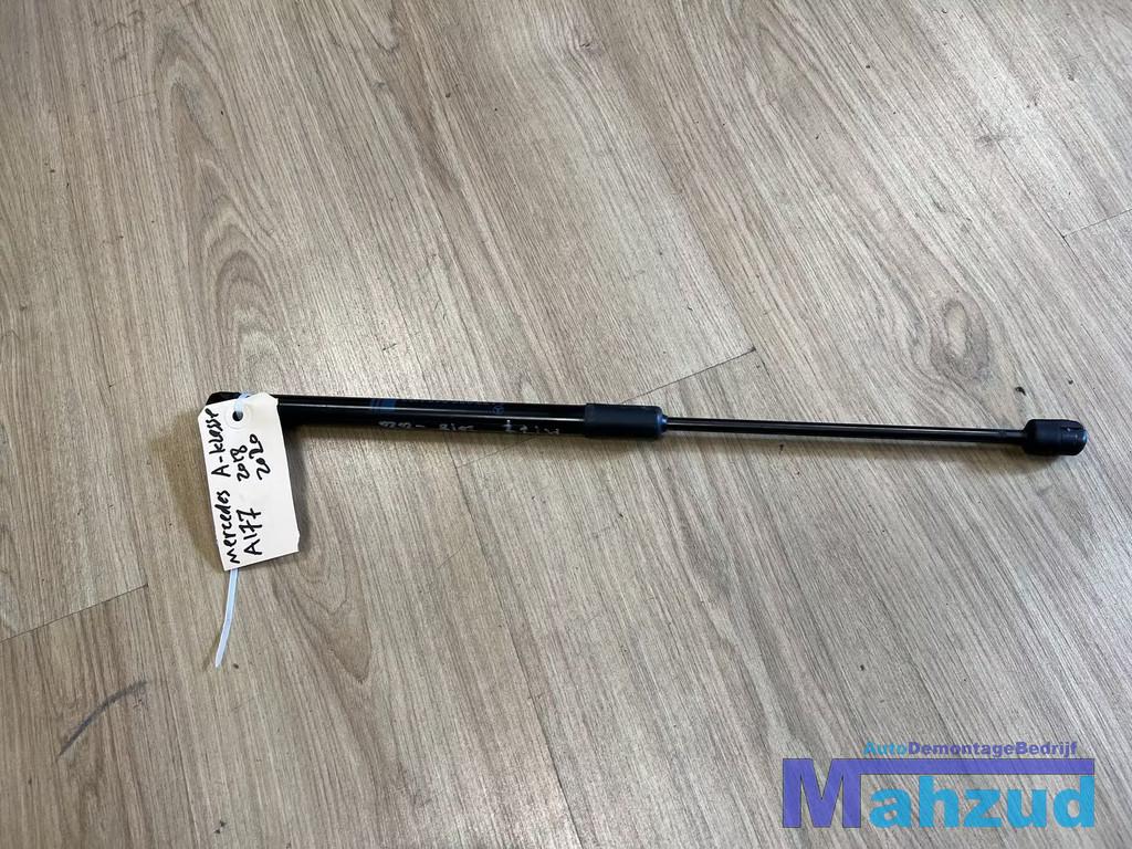 MERCEDES A-KLASSE W177 Achterklep Links gasveer 2018+, Auto-onderdelen, Gebruikt, Mercedes-Benz AG, Mercedes-Benz, Mercedesstrasse 120
70372  Stuttgart, DE