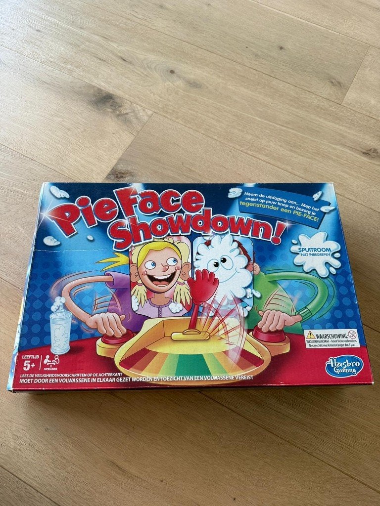 Gezelschapsspel pie face showdown, Ophalen