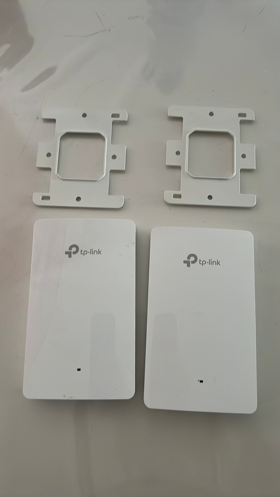 Access Point (twee stuks) TP-Link Omada EAP235 Wall AC1200, Computers en Software, Powerlines, Verzenden, Zo goed als nieuw