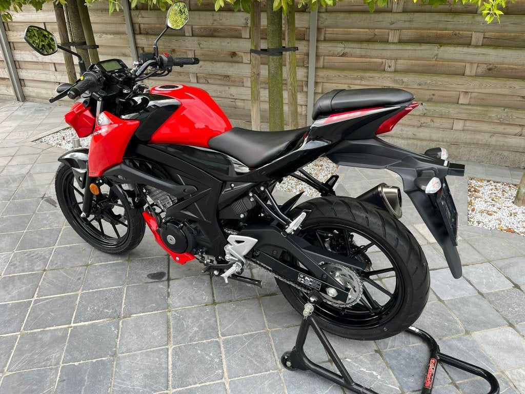 Suzuki GSX S -125 **amper 590KM** slechts 3500euro **, Motos, Motos | Suzuki, ABS, Entreprise, Jusqu'à 11 kW, Permis Moto A1 minimum