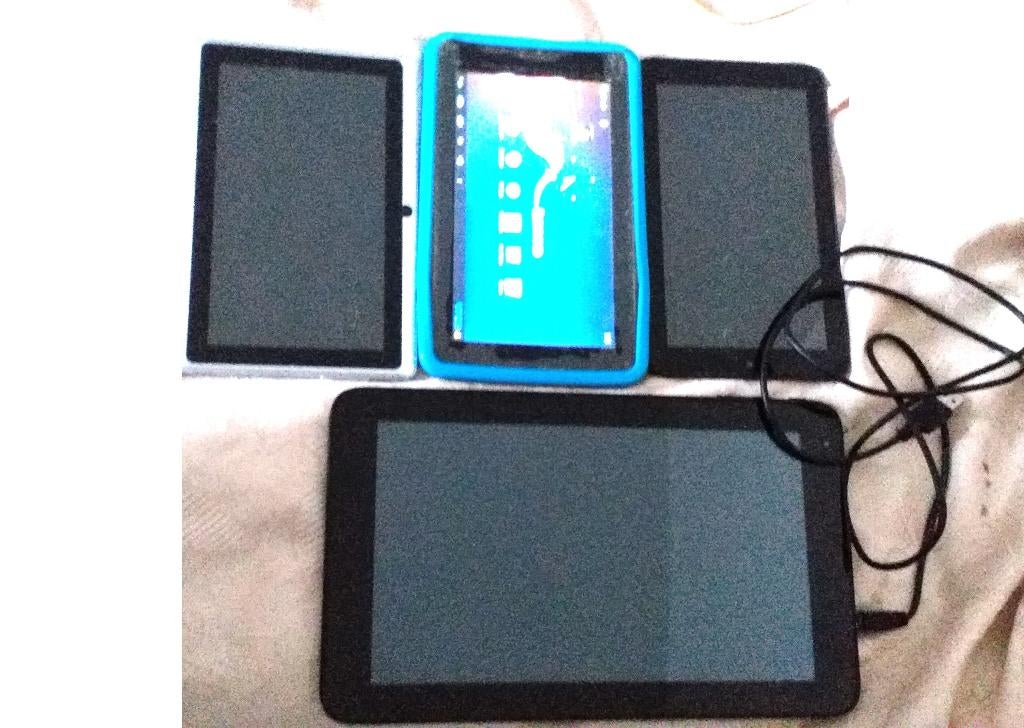 Lot 5 tablette en panne + cable, Informatique & Logiciels, Windows Tablettes, Envoi